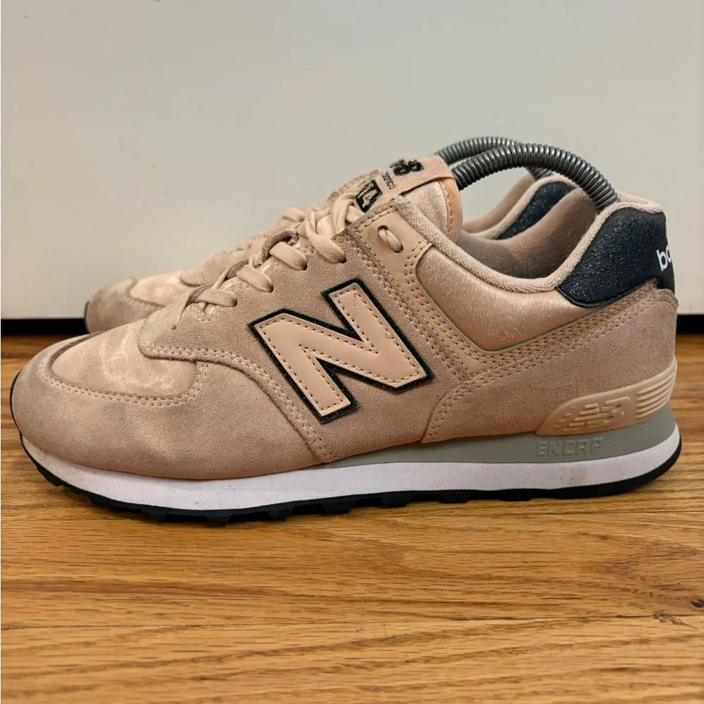 New Balance 574 Rose Water/Rain‎ Cloud Lace Up Sneakers Size 9 US